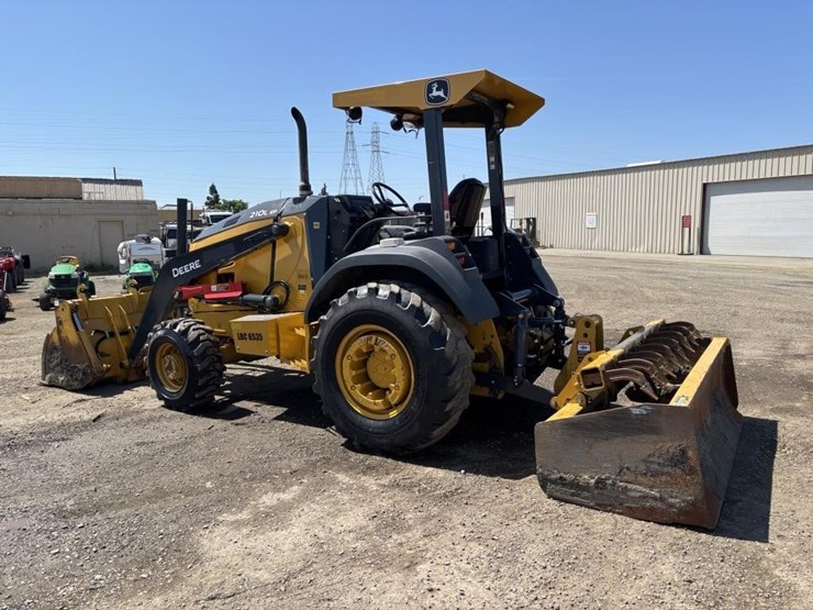 2021-deere-210l-image-4