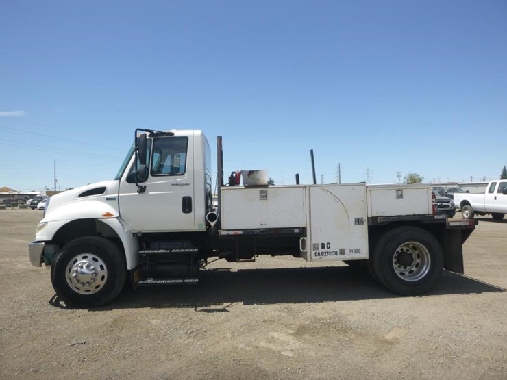 2012-international-durastar-4400-image-5