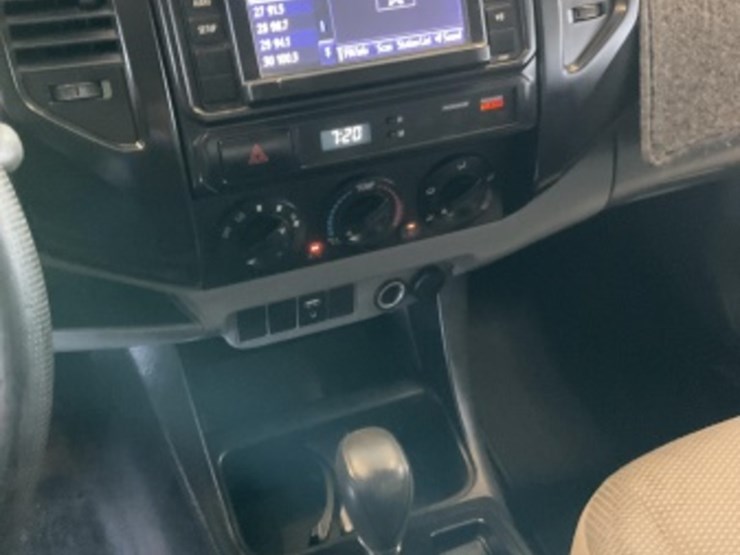 2014-toyota-tacoma-image-19