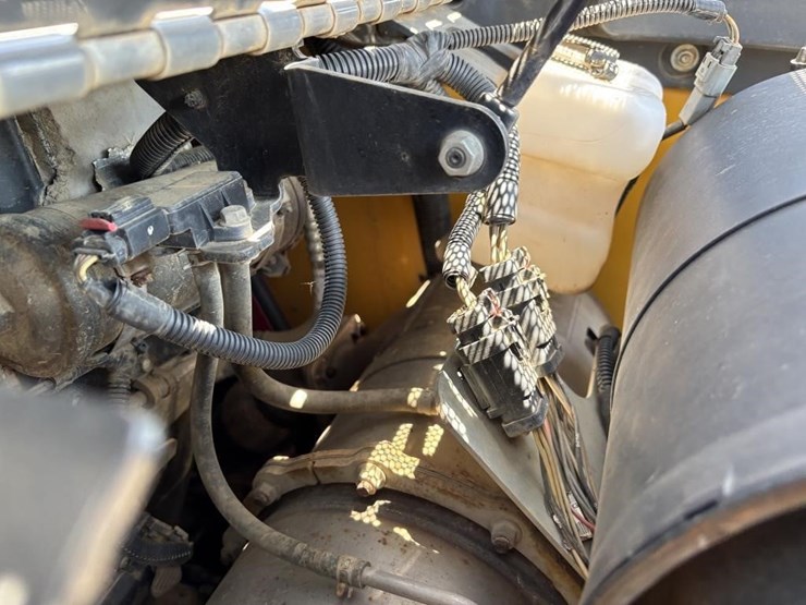 2015-deere-333e-image-34