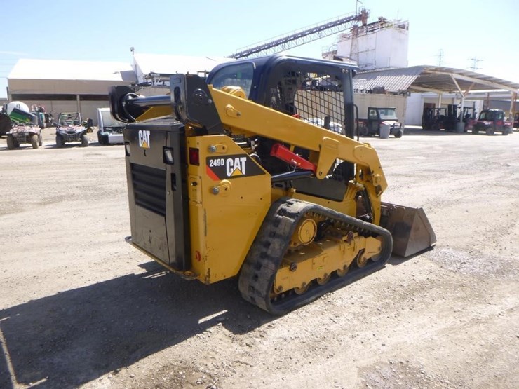 2019-caterpillar-249d-image-3