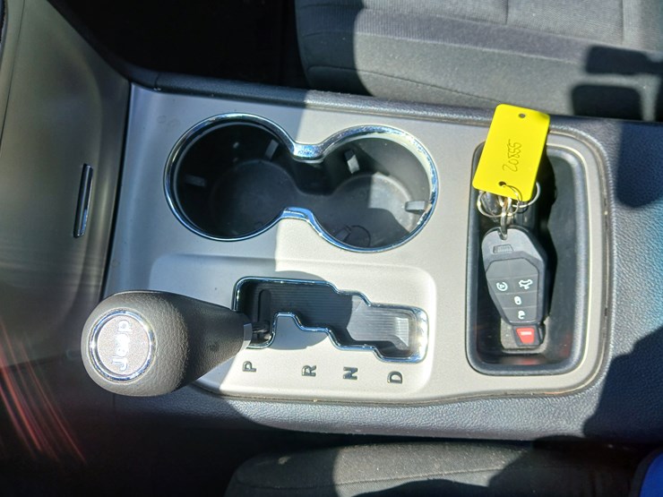 2011-jeep-grand-cherokee-image-28