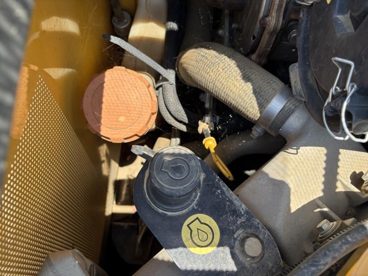 2015-deere-333e-image-31