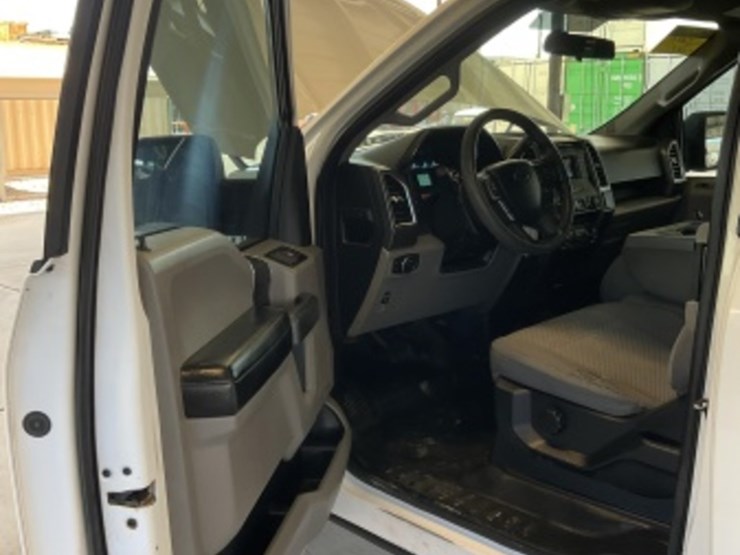 2016-ford-f150-image-21