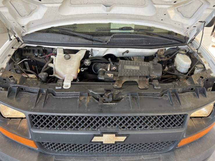 2014-chevrolet-express-2500-image-13