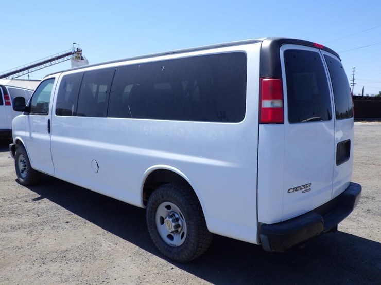 2013-chevrolet-express-3500-image-5