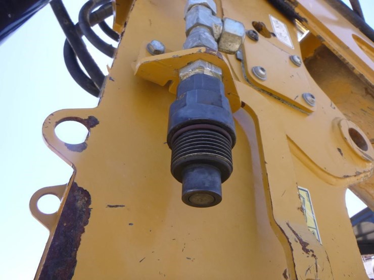 2011-caterpillar-420e-image-22