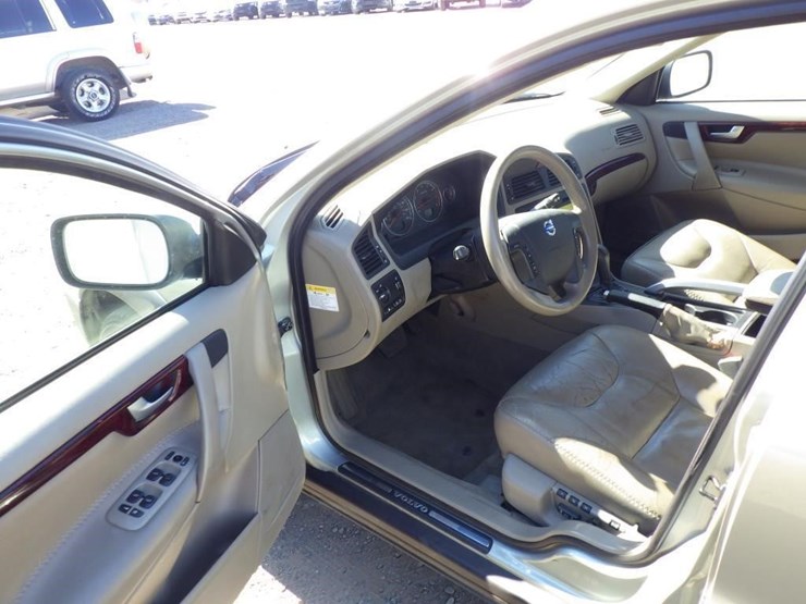 2004-volvo-xc70-image-5
