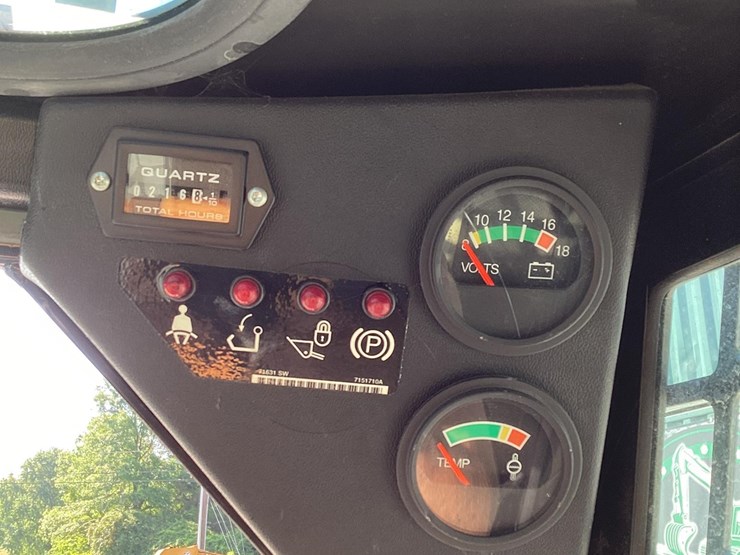 2014-bobcat-s70-image-17