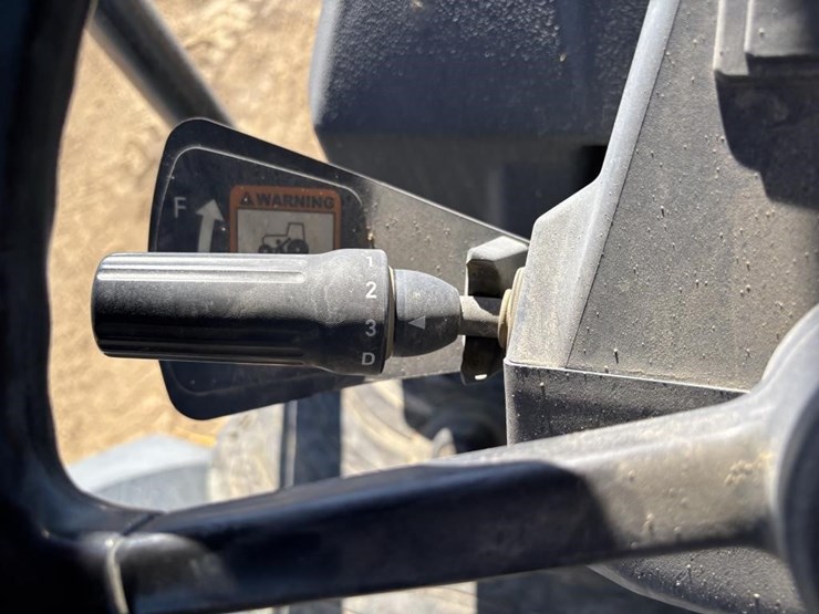 2020-deere-410l-image-39