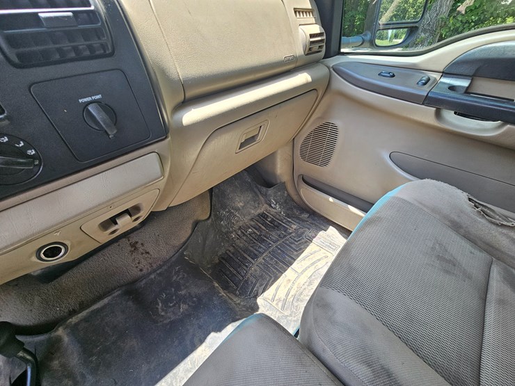 2006-ford-f350-image-37
