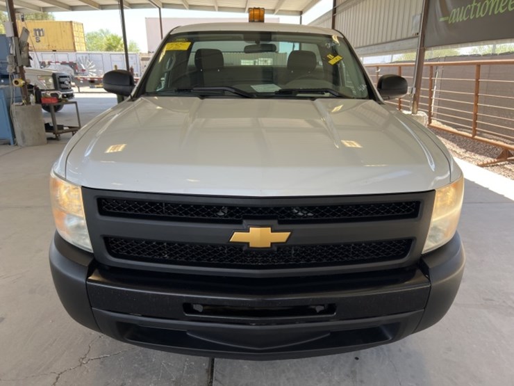 2013-chevrolet-silverado-1500-image-3