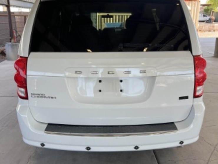 2014-dodge-grand-caravan-image-6