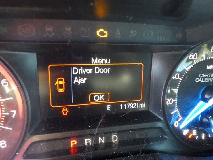 2017-ford-explorer-image-15