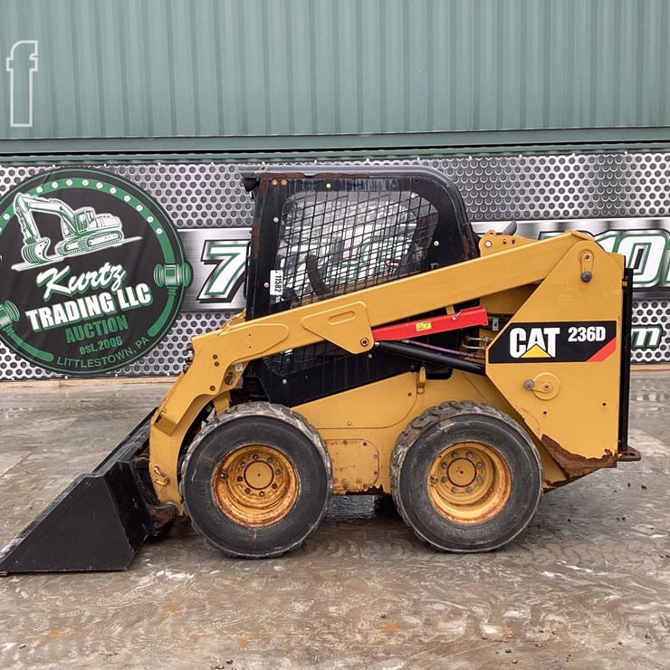 2019 CATERPILLAR 236D