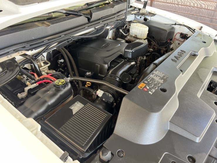 2013-chevrolet-silverado-2500hd-image-12