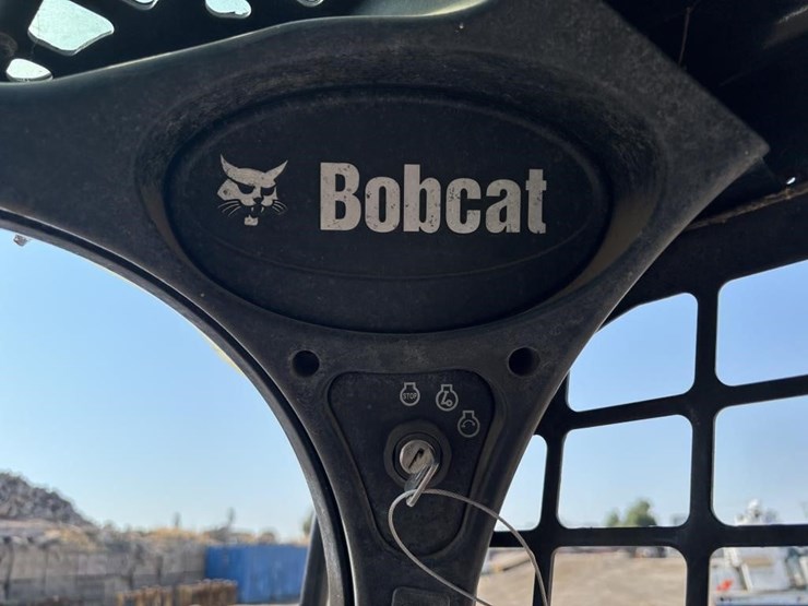 2013-bobcat-s630-image-24