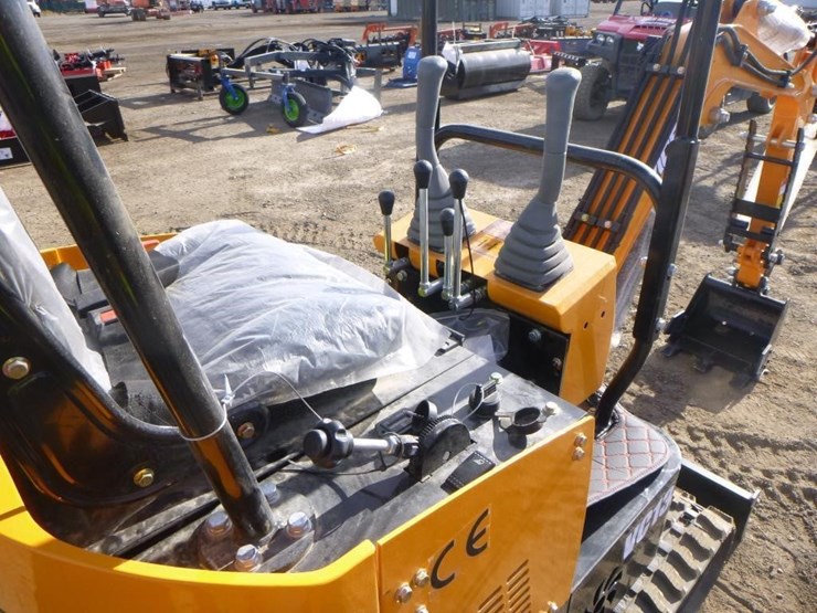 2025-vicsec-vc13-hydraulic-excavator-image-22