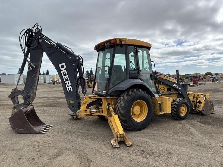 2019-deere-310l-ep-image-3