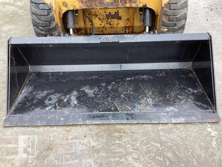 2019-caterpillar-236d-image-9