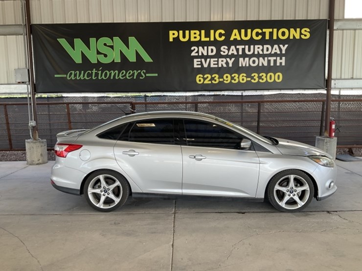 2014-ford-focus-sdn-image-1