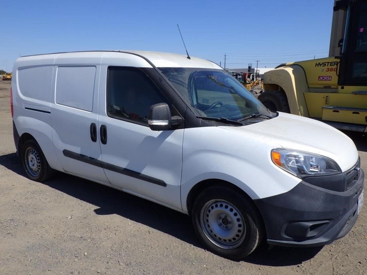 2018-ram-promaster-city-image-2