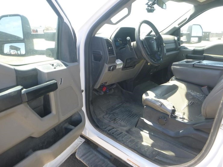 2017-ford-f550-image-24