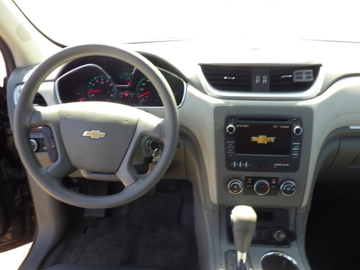 2017-chevrolet-traverse-image-10