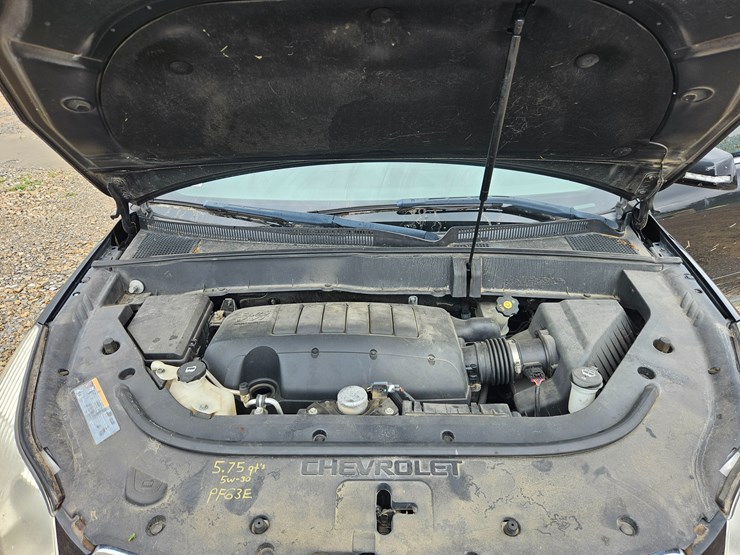 2011-chevrolet-traverse-image-15