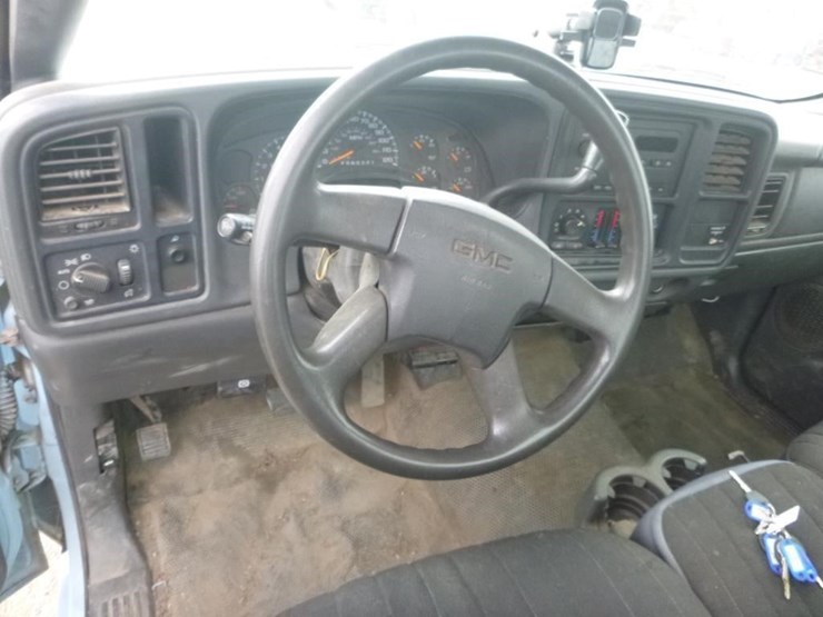 2006-gmc-2500-image-11