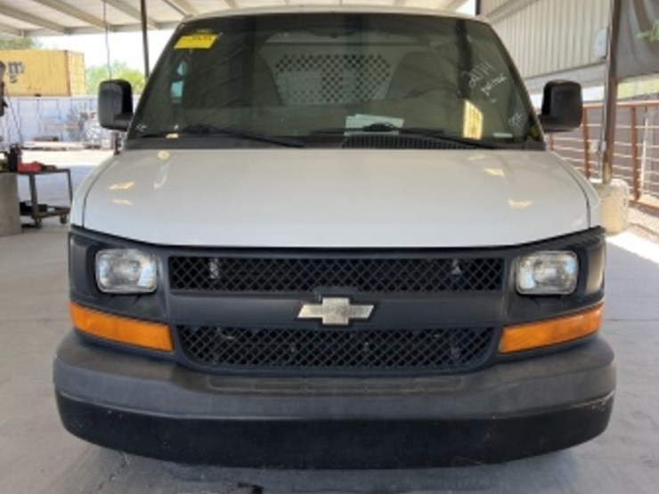 2014-chevrolet-express-2500-image-3