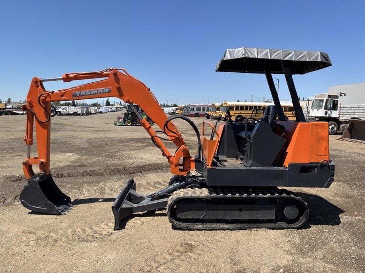 takeuchi-tb2507-hydraulic-excavator-image-5