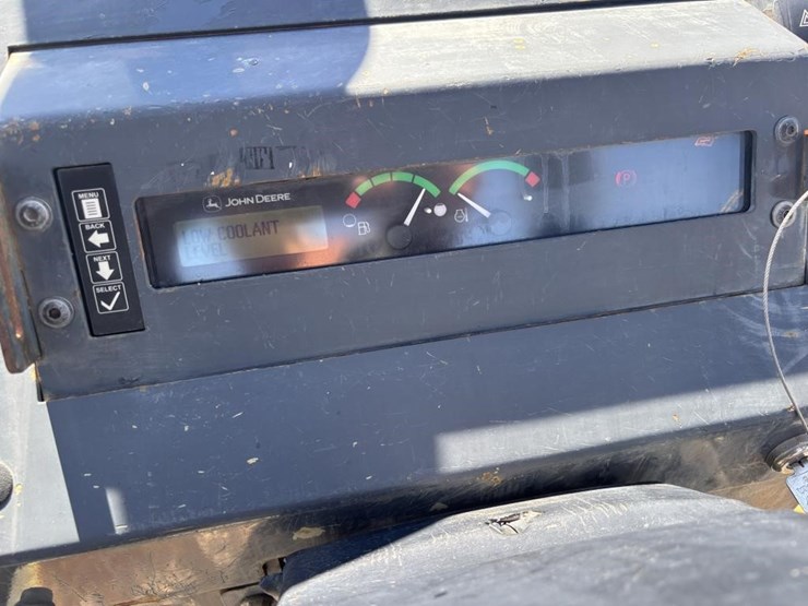 2014-deere-210k-image-34
