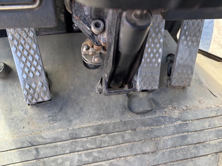 deere-624j-image-38