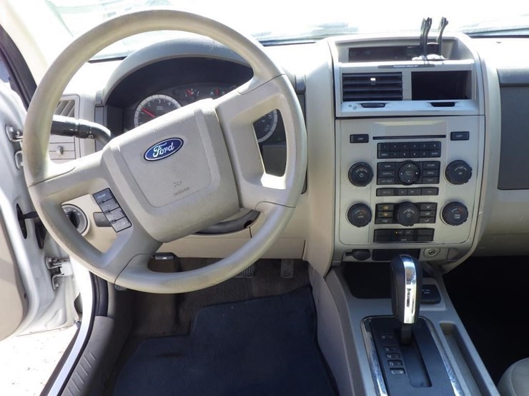 2008-ford-escape-image-9