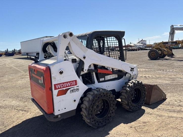 2018-bobcat-s570-image-3