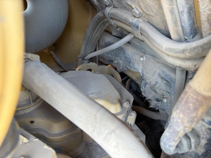 2006-caterpillar-d6n-image-43