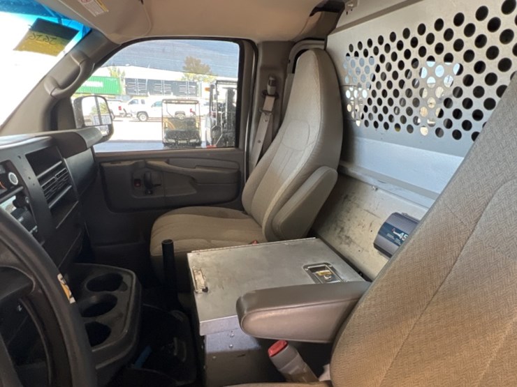 2014-chevrolet-express-2500-image-22