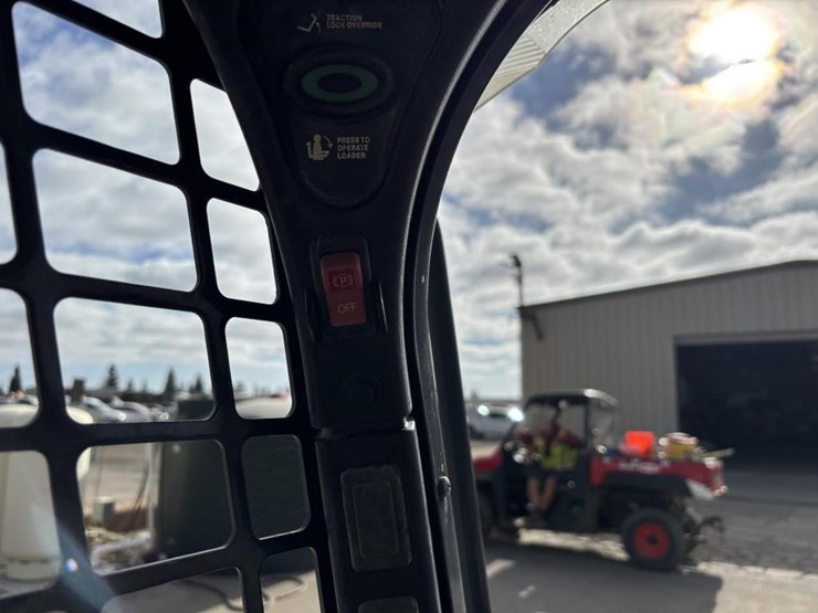 2019-bobcat-t590-image-29