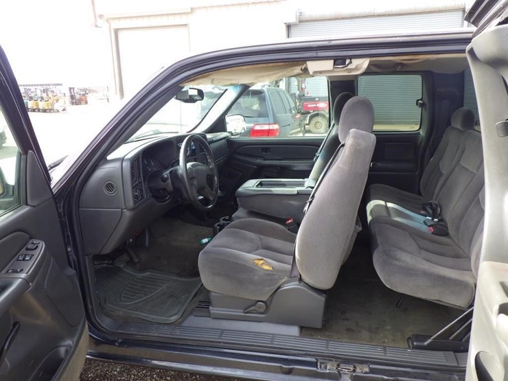 2004-gmc-1500-image-5