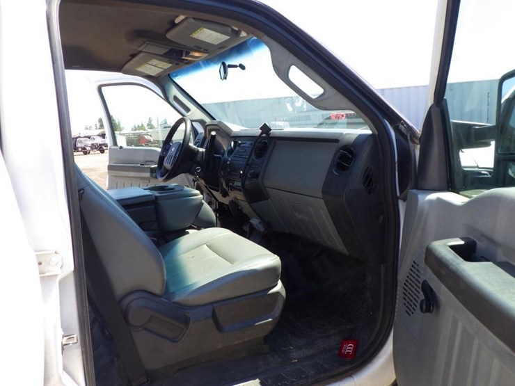2012-ford-f550-image-7