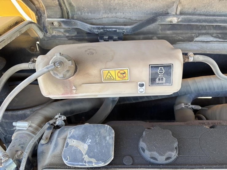 2004-caterpillar-th560b-image-56