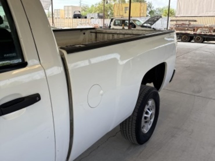 2013-chevrolet-silverado-2500hd-image-5