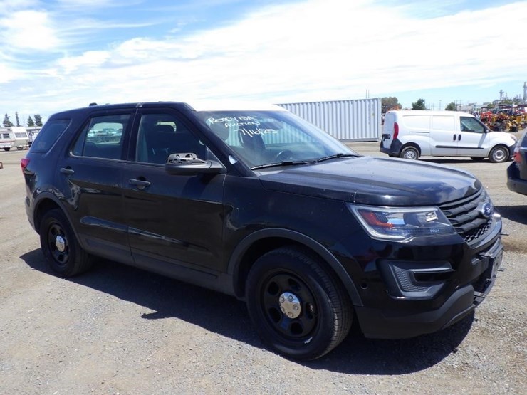 2018-ford-explorer-image-2