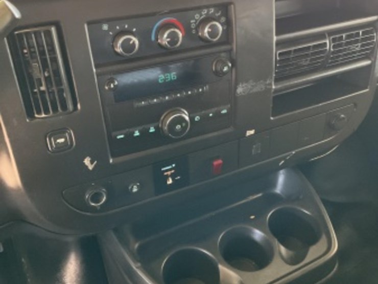 2013-chevrolet-express-2500-image-21