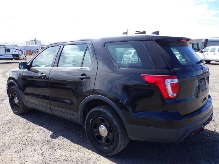 2017-ford-explorer-image-4