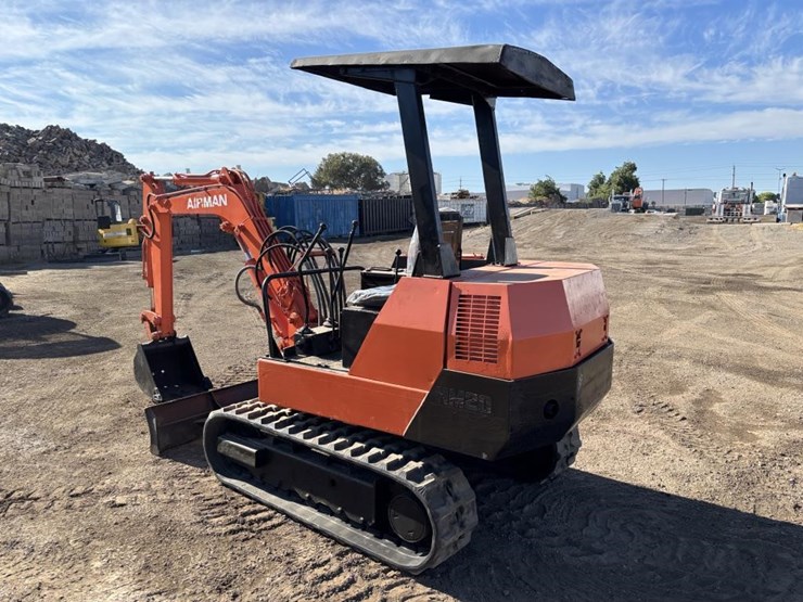 airman-hm20-hydraulic-excavator-image-4