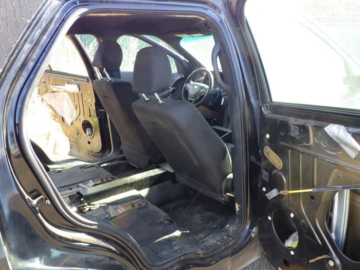 2017-ford-explorer-image-8
