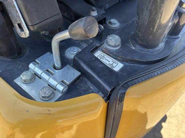 2020-deere-17g-image-33