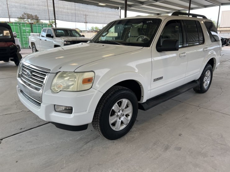 2008-ford-explorer-xlt-image-4